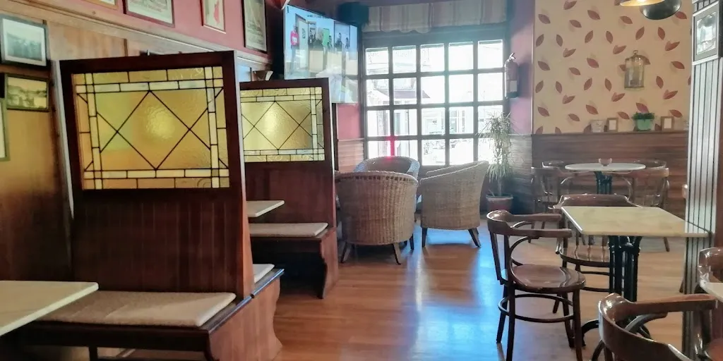 Emil restaurant in Vega de Espinareda