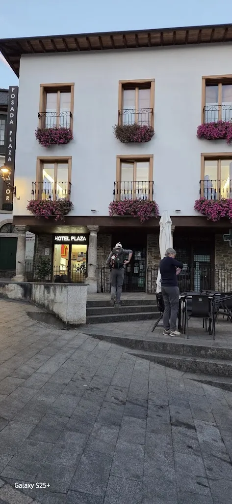 Marion Ashworth_Hotel Posada Plaza Mayor_Villadecanes_review