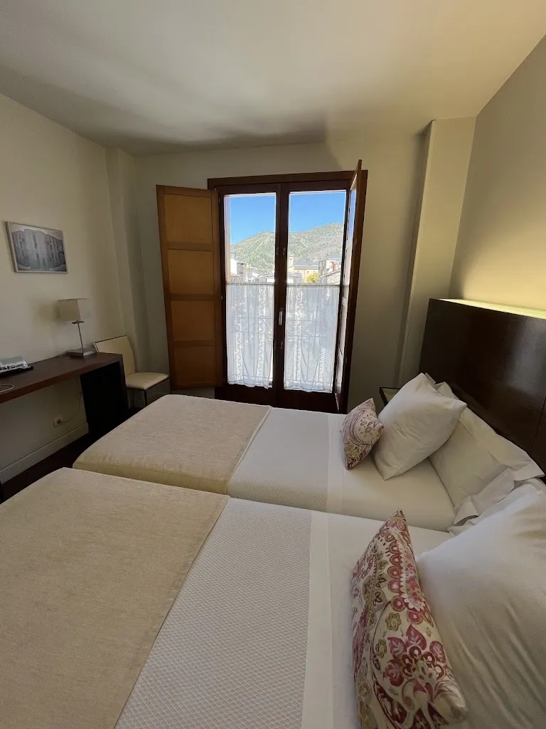 Jim J._Hotel Posada Plaza Mayor_Villadecanes_review