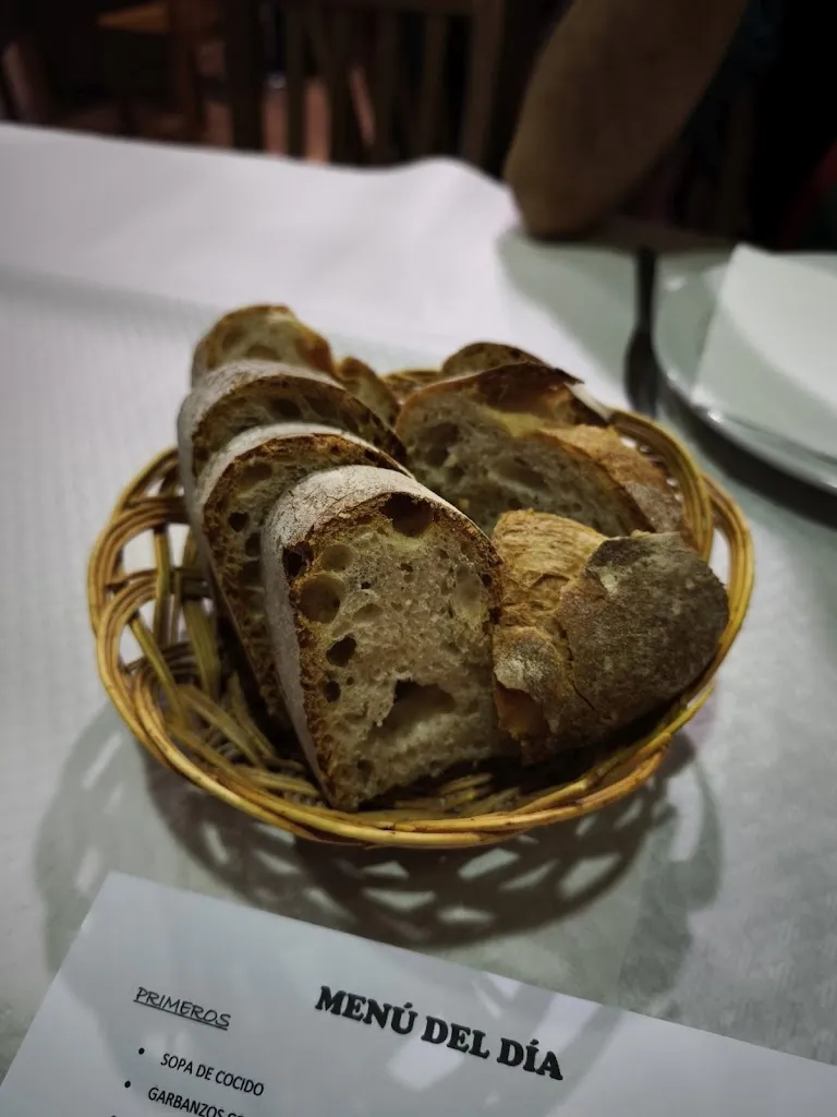 Roberto R_Mesón Restaurante El Pesebre_Valencia de Don Juan_review