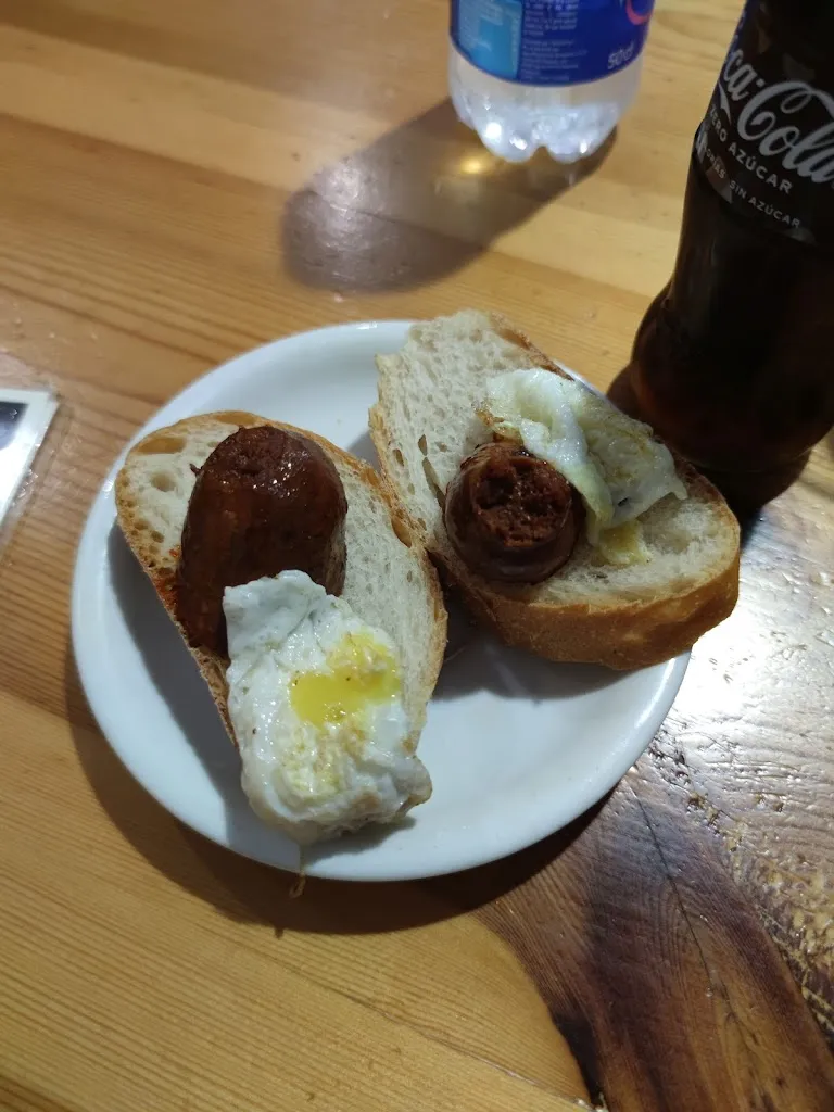 Menu_V8 Bar Bocatería_Valencia de Don Juan_image_3