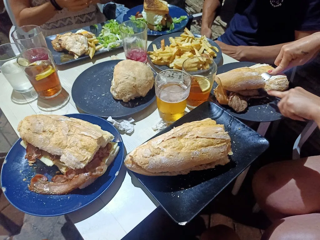 Menu_V8 Bar Bocatería_Valencia de Don Juan_image_7