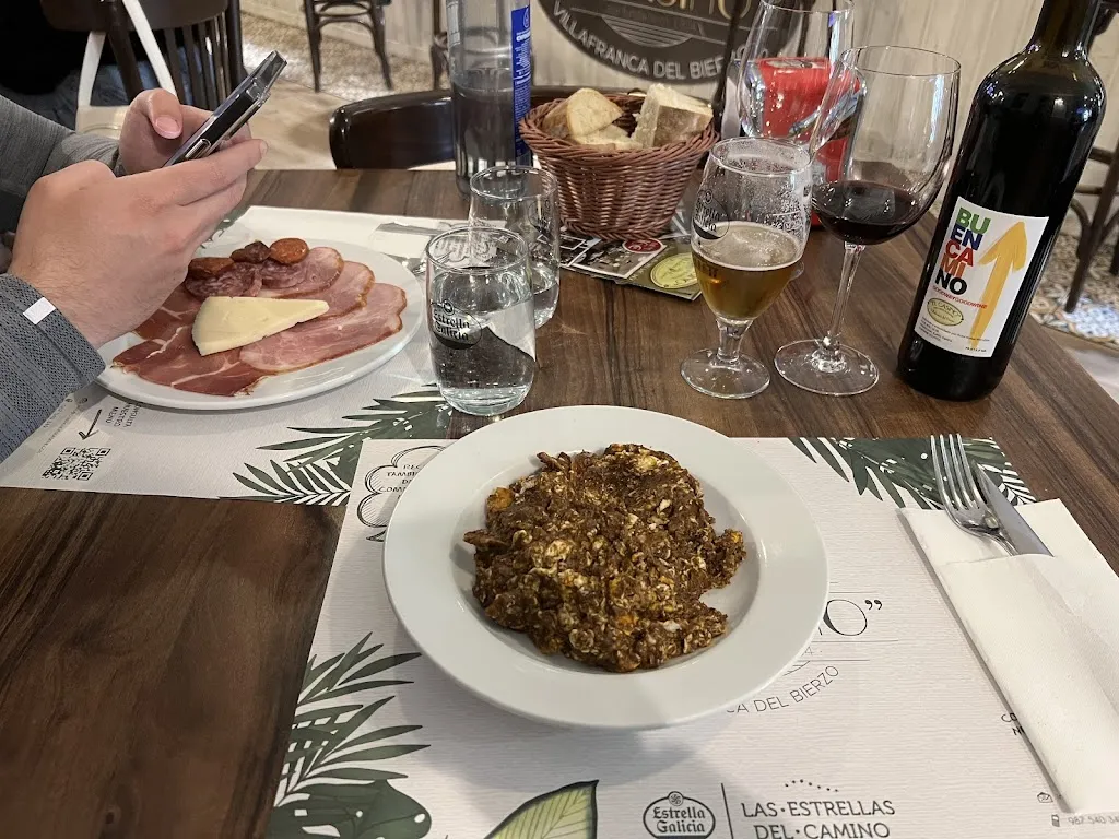 Heo Serin_Bar-Restaurante El Casino_Villafranca del Bierzo_review