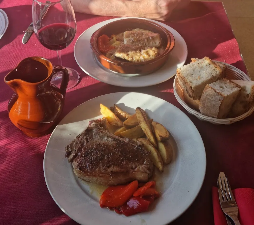 Martin McMahon_Bar-Restaurante El Casino_Villafranca del Bierzo_review