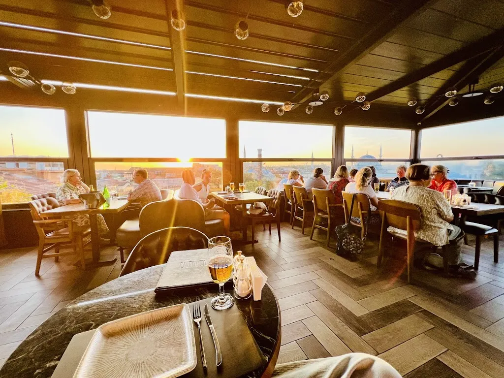 Loti Roof Lounge_Turcia_slider_image_3