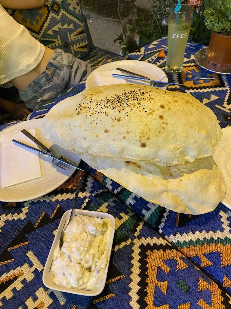 Krystal Bennett_BUHARA FİSH MEAT HOUSE ROOF_Turcia_review