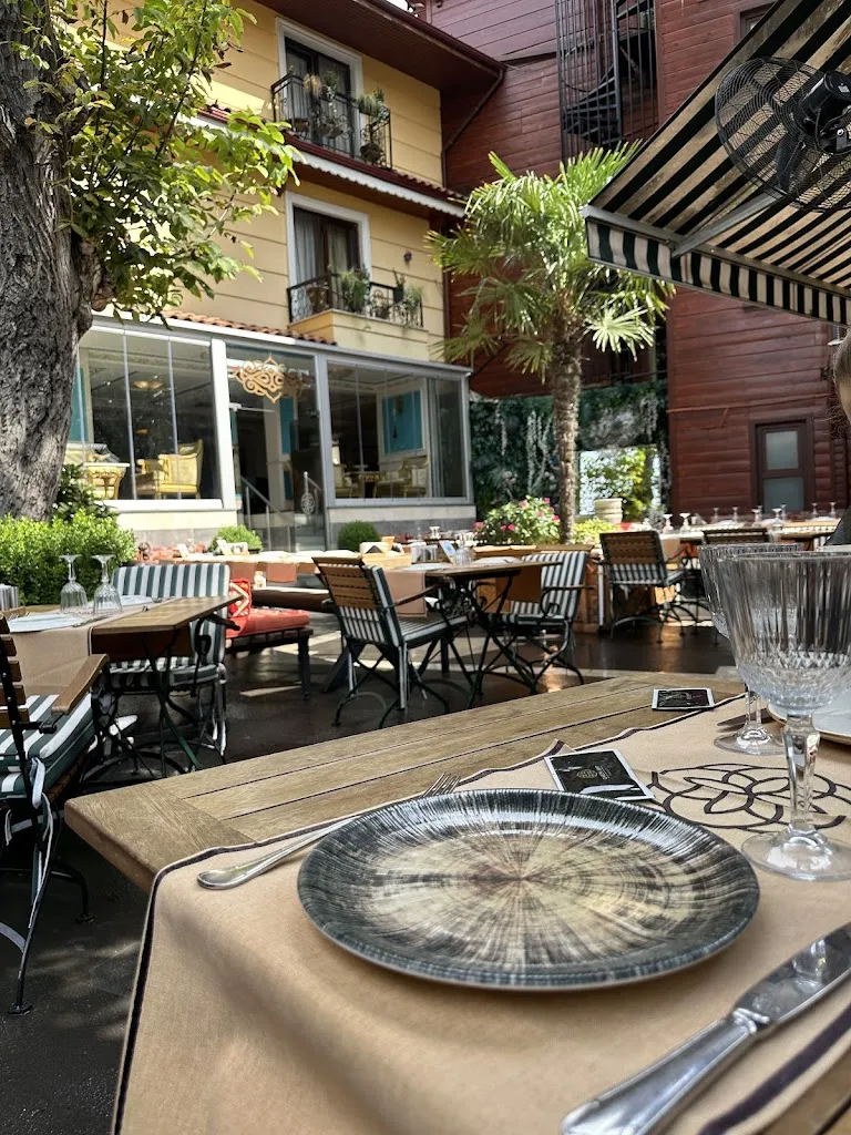 Garden 1897 Restaurant_Turcia_slider_image_3