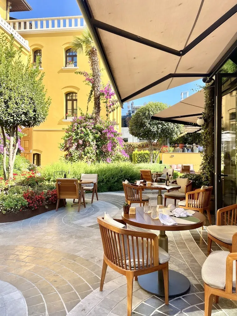 Avlu Restaurant_Turcia_slider_image_1