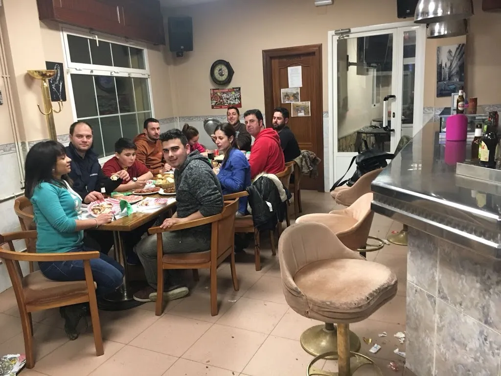 Café Bar Pensión Crespo_Villamartín de Don Sancho_slider_image_3