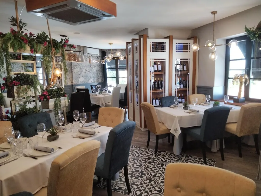 Restaurante EL Islote Gastrobar restaurant in Villamartín de Don Sancho