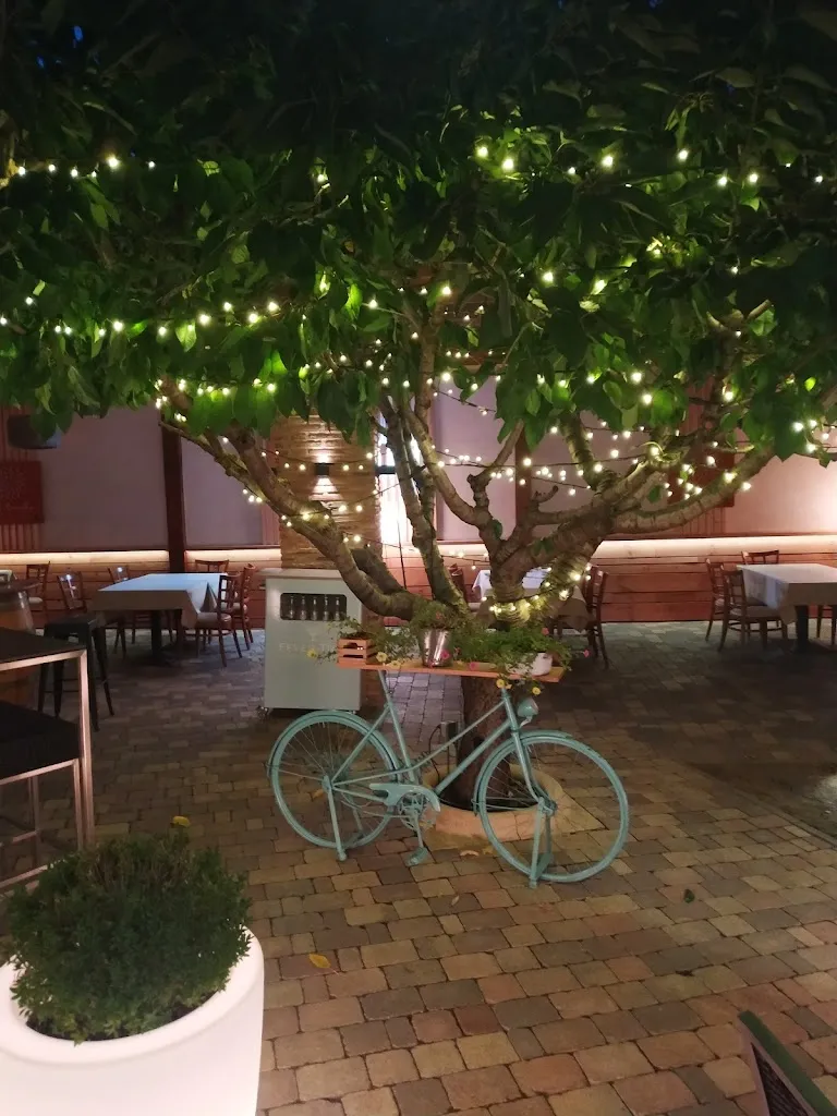 Luis Corcuera_Casa Estrella_Villaobispo de Otero_recensione