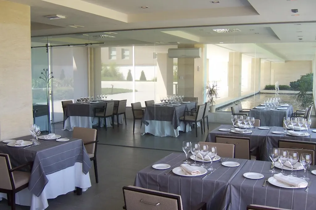 I-HOTEL_Ibi_slider_image_1