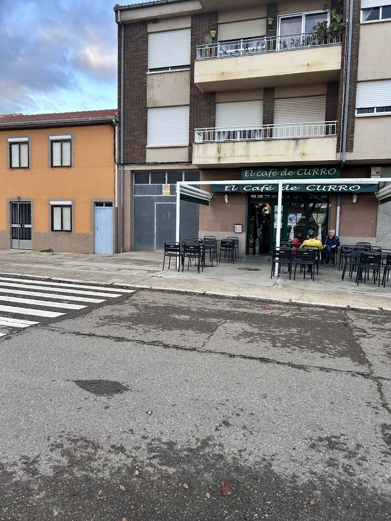 Myroslava Buzova_El Café de Curro_Villamañán_review