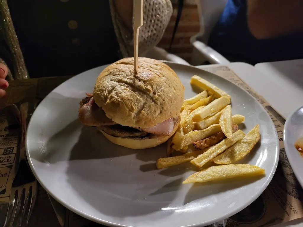 Á. R._Cafe Bar Dacha_Villamañán_review