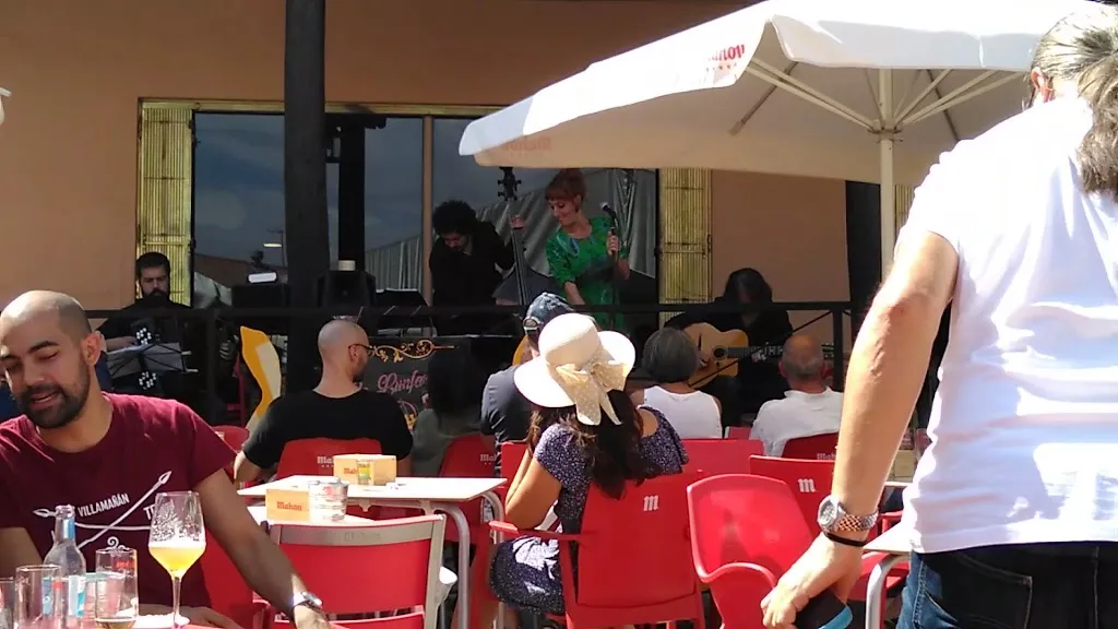 Cafe Bar Dacha_Villamañán_slider_image_2