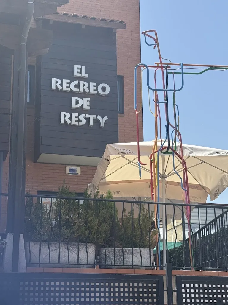 María Sanz_CASA RESTY_Villaquilambre_review