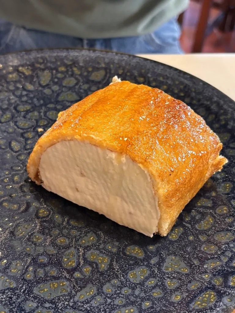 Stanislas Helou_Hostal Dolcet_Alàs i Cerc_review