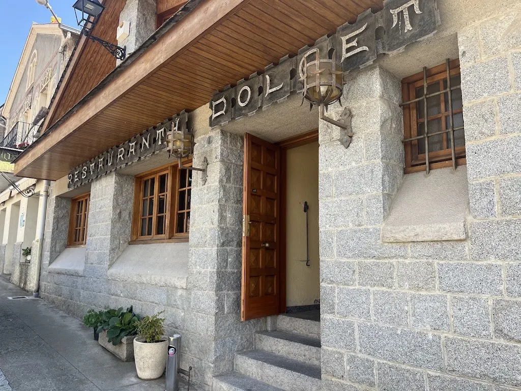 Júlia_Hostal Dolcet_Alàs i Cerc_review