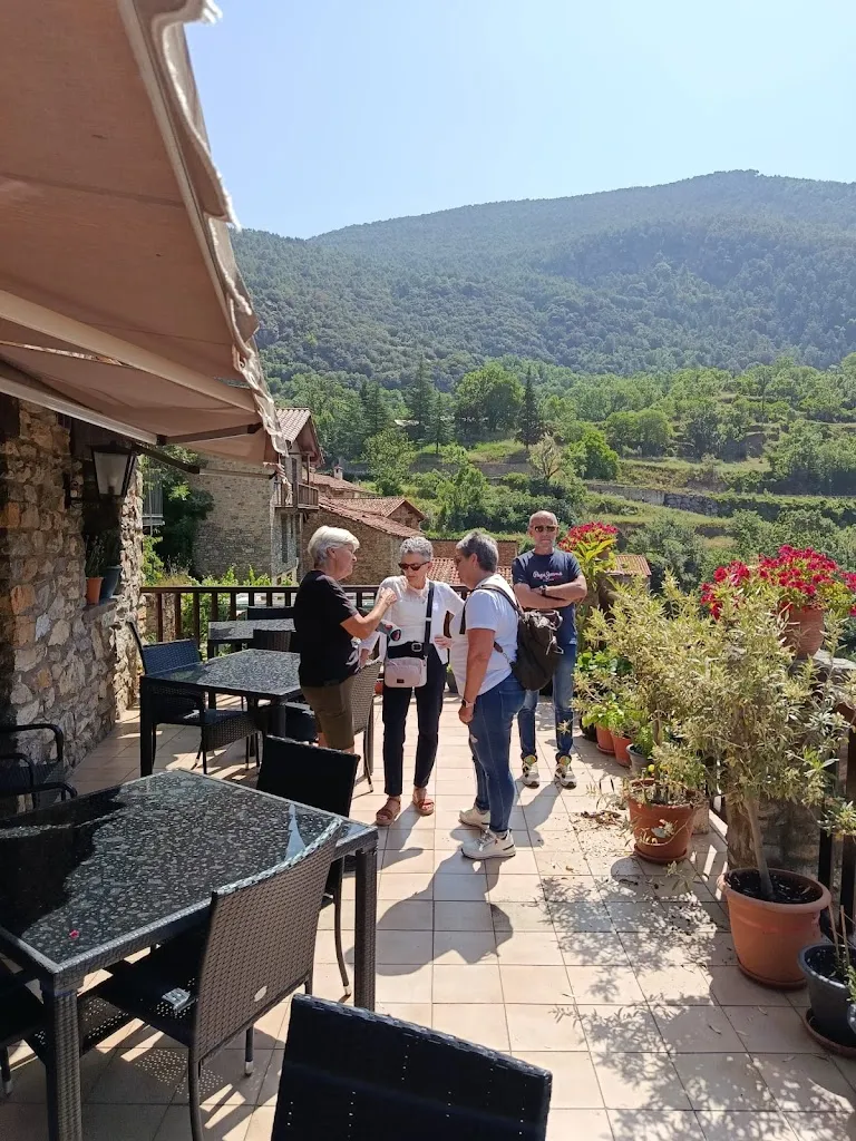 Mª Carmen Dominguez Jimenez_Ca la Lluïsa_Alàs i Cerc_review