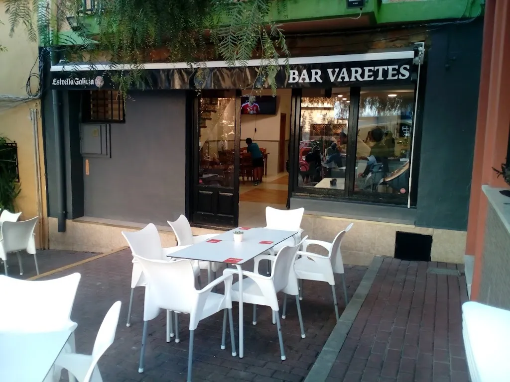 Bar Varetes restaurant in Llíber