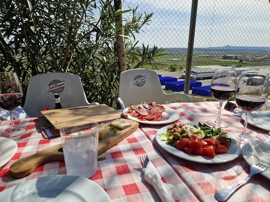 Lara P_Mirador de Montfiu_Aitona_review