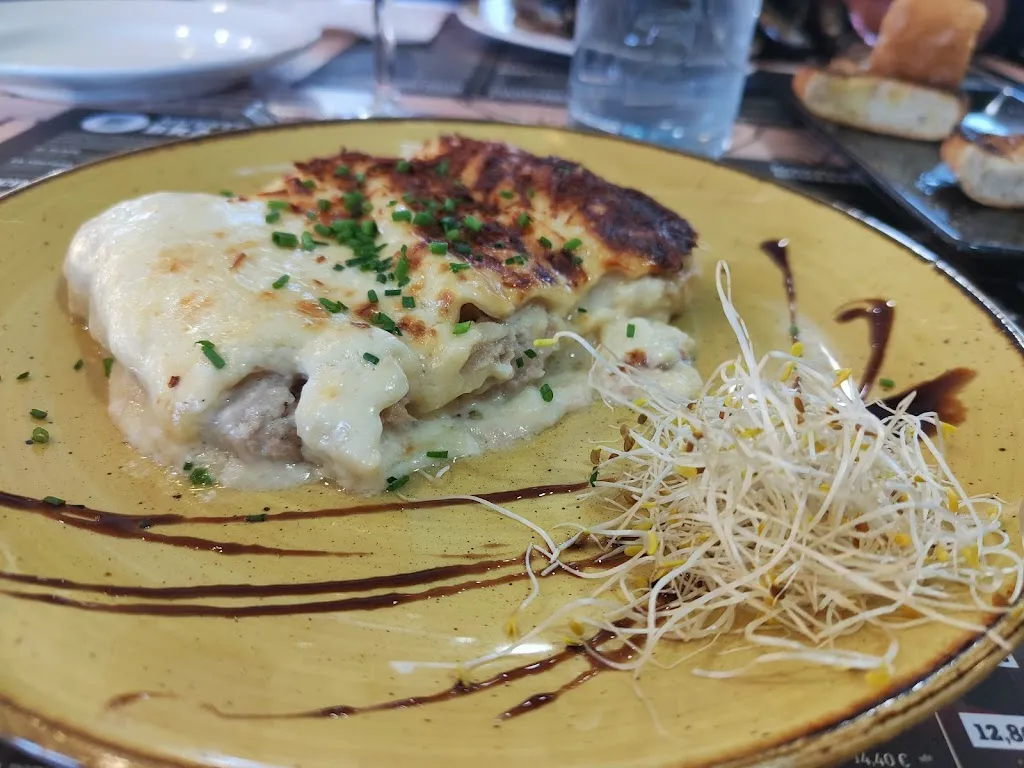 Oscar Daniel_Golden Grill Buffet_Alcanó_review