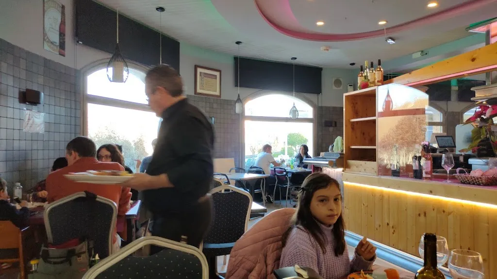 Golden Grill Buffet restaurant in Alcanó