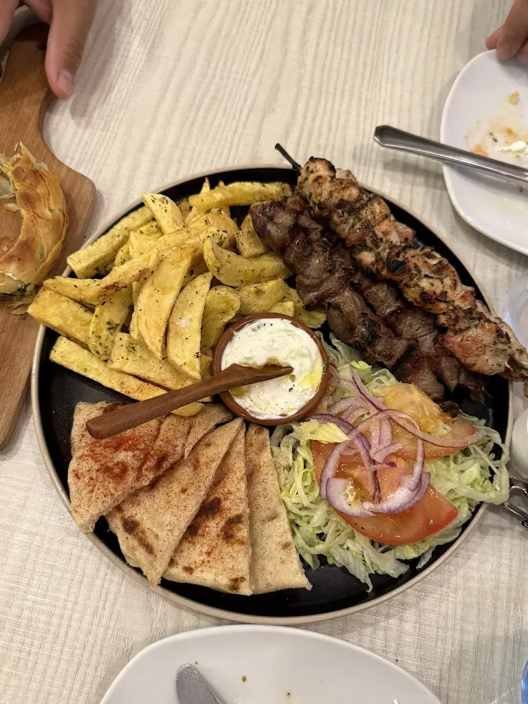 Elizabeth Lopez_Mandrake Greek Street Food_Millena_review