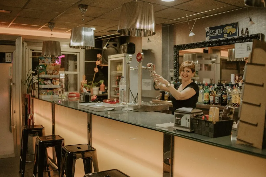 CAFETERIA XAMFRÀ restaurant in Alfarràs