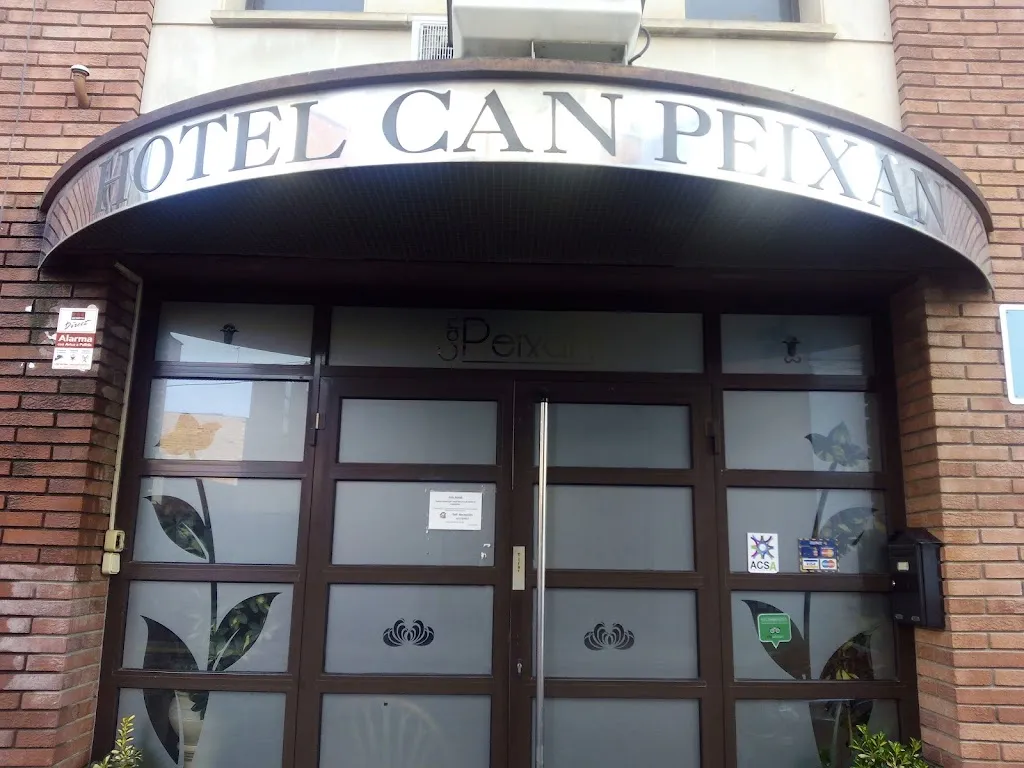 OYO Can Peixan_Alcarràs_slider_image_1