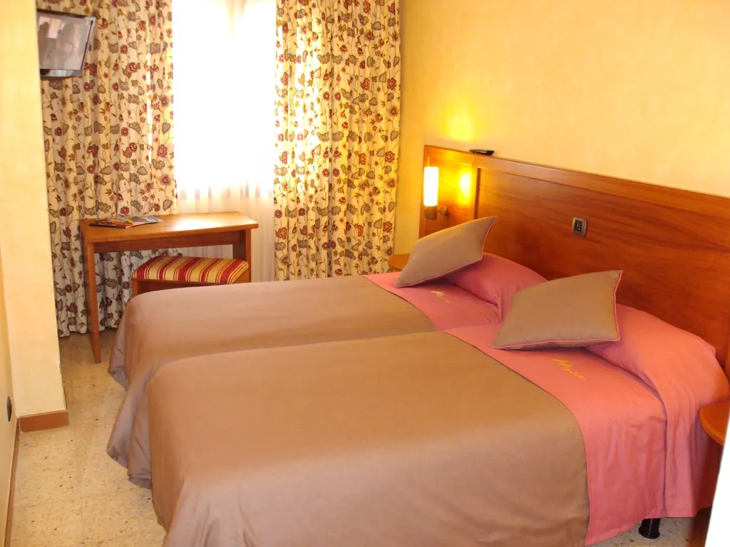 Hostal Montaña_Alins_slider_image_2