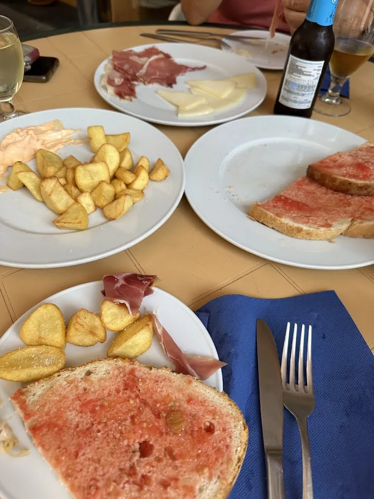 nuria vila hernando_Bar d'en Roger_Alins_review