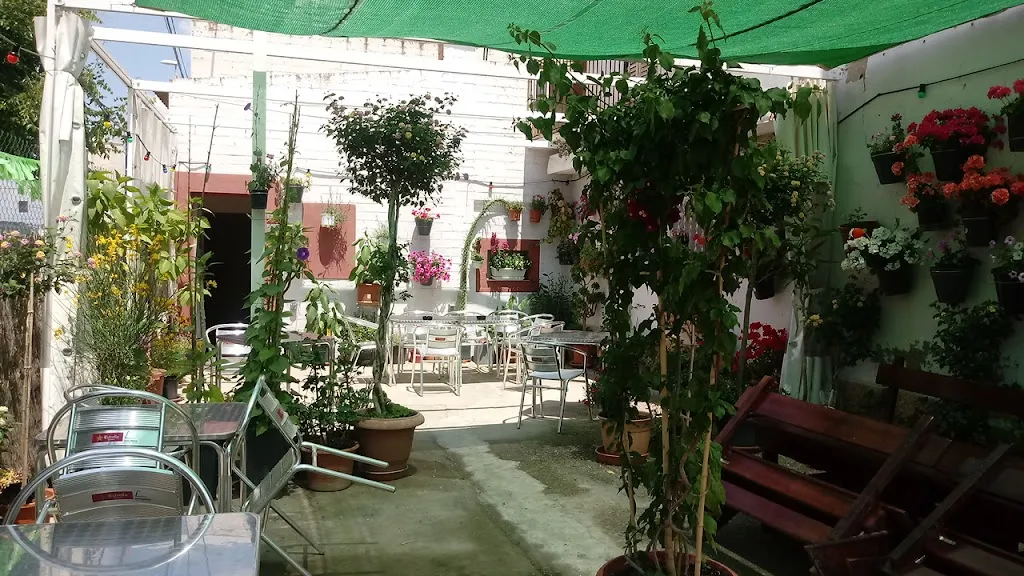 Bar Restaurant El Cruce restaurant in Alguaire