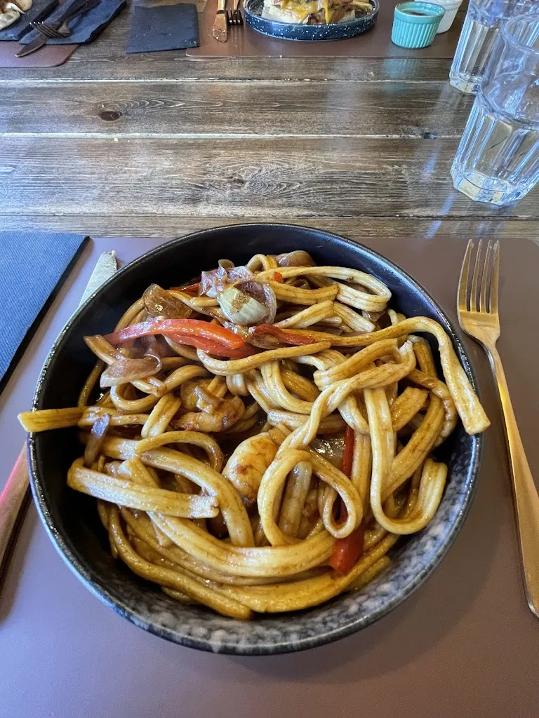 LN_Eat the World Mollerussa_Algerri_review