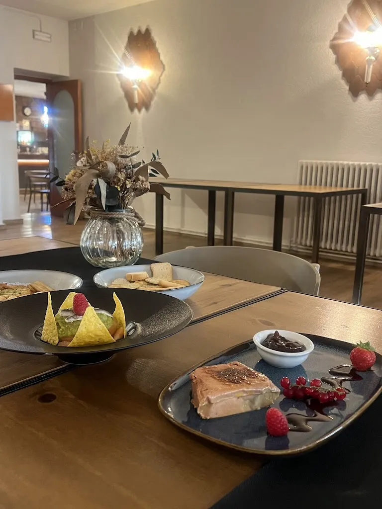 Leung_Restaurant Mirador del Sant Crist_Algerri_review