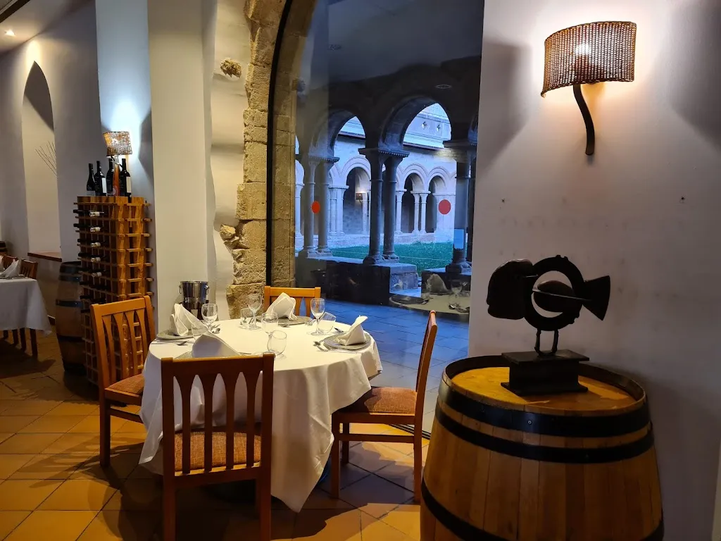 Restaurant El Claustre restaurant in Algerri