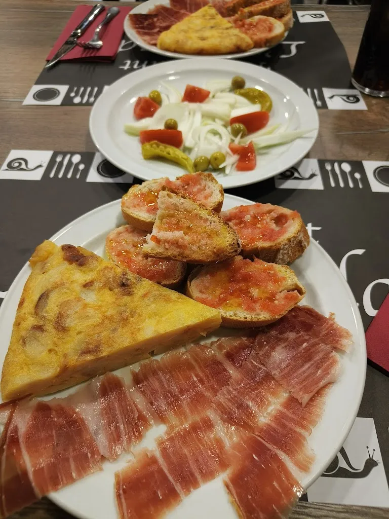 RESTAURANT L’ENTRADA (ALPICAT)_Alpicat_slider_image_3