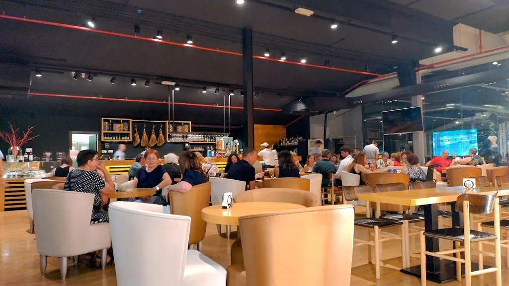 LARDO MOURE GARCIA_Mas Q Menos_Alpicat_review