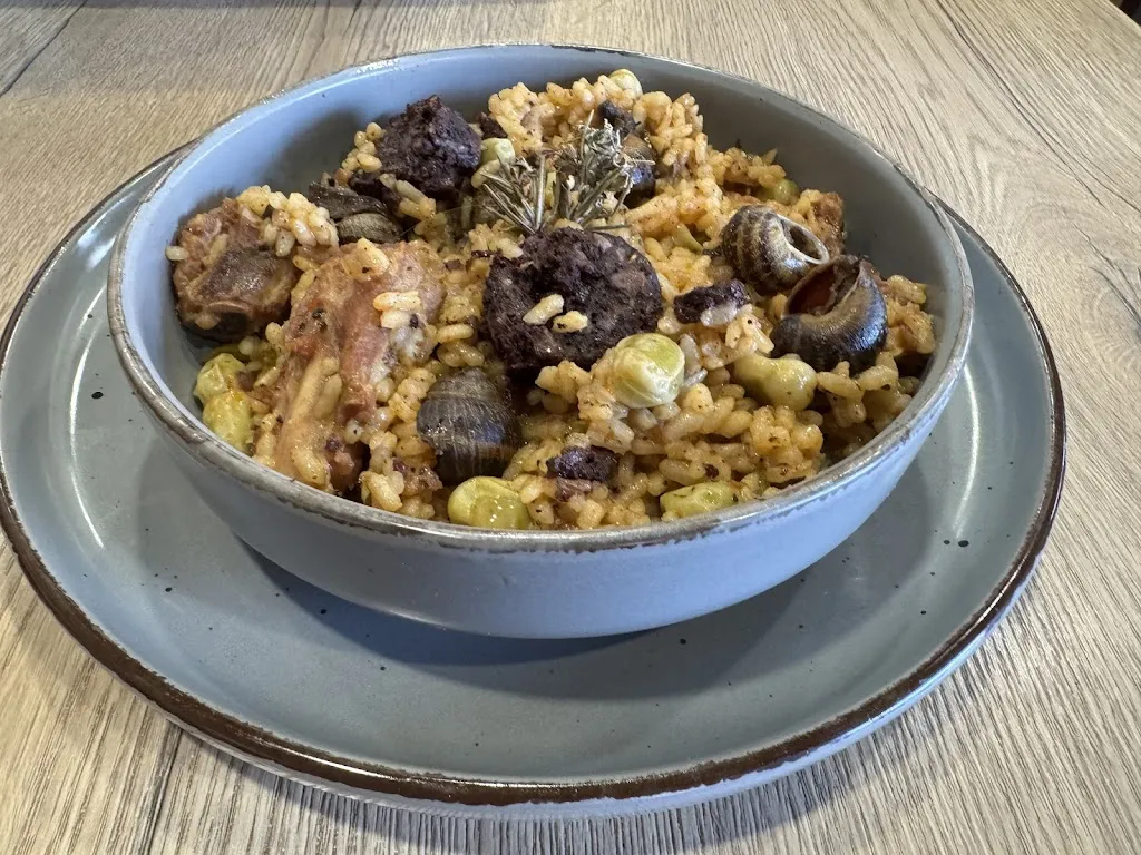 Albert Estrader_El Poli Bar - Restaurant_Anglesola_review