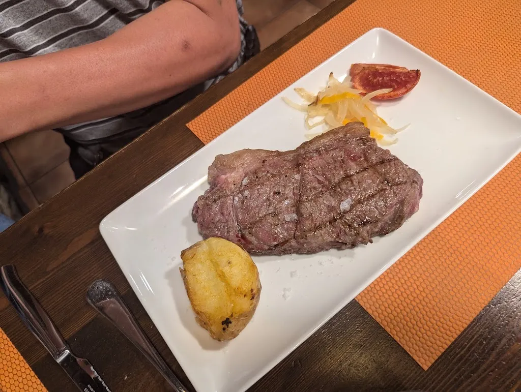 Matthew Zhou_Braseria L'Esquella_Alt Àneu_review