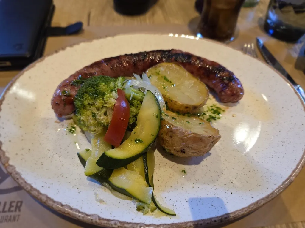 Lee Minett_Hotel Restaurant Lo Paller_Alt Àneu_review