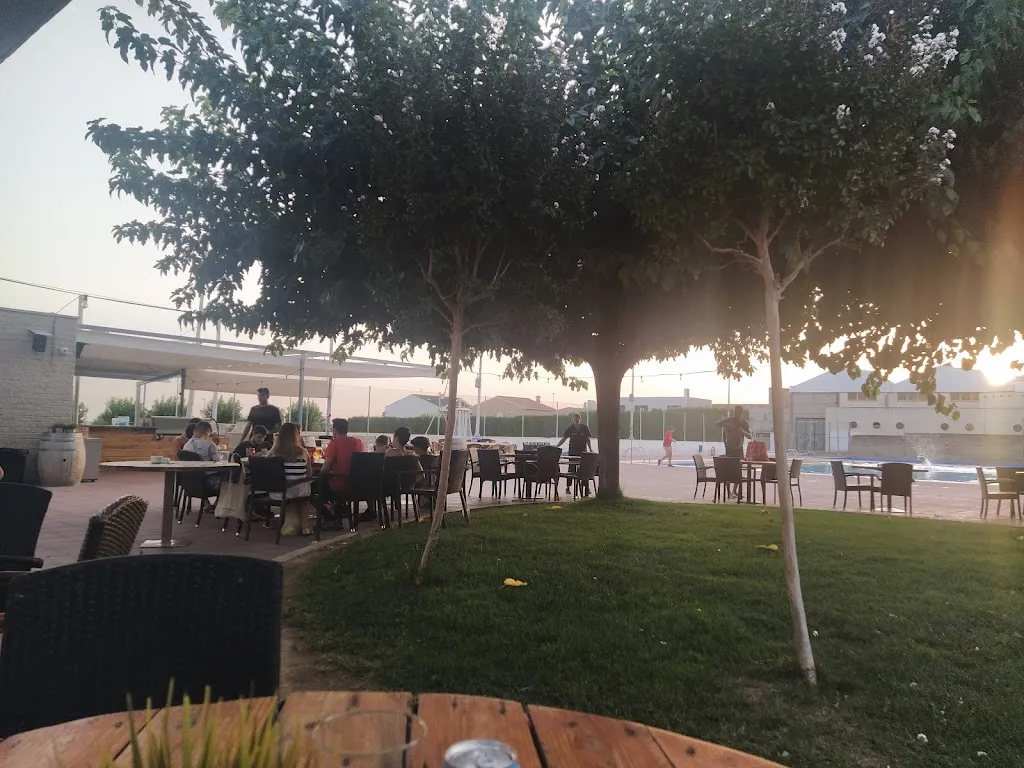 Vanessa Conde_Les Piscines de Bellcaire_Bellcaire dUrgell_review