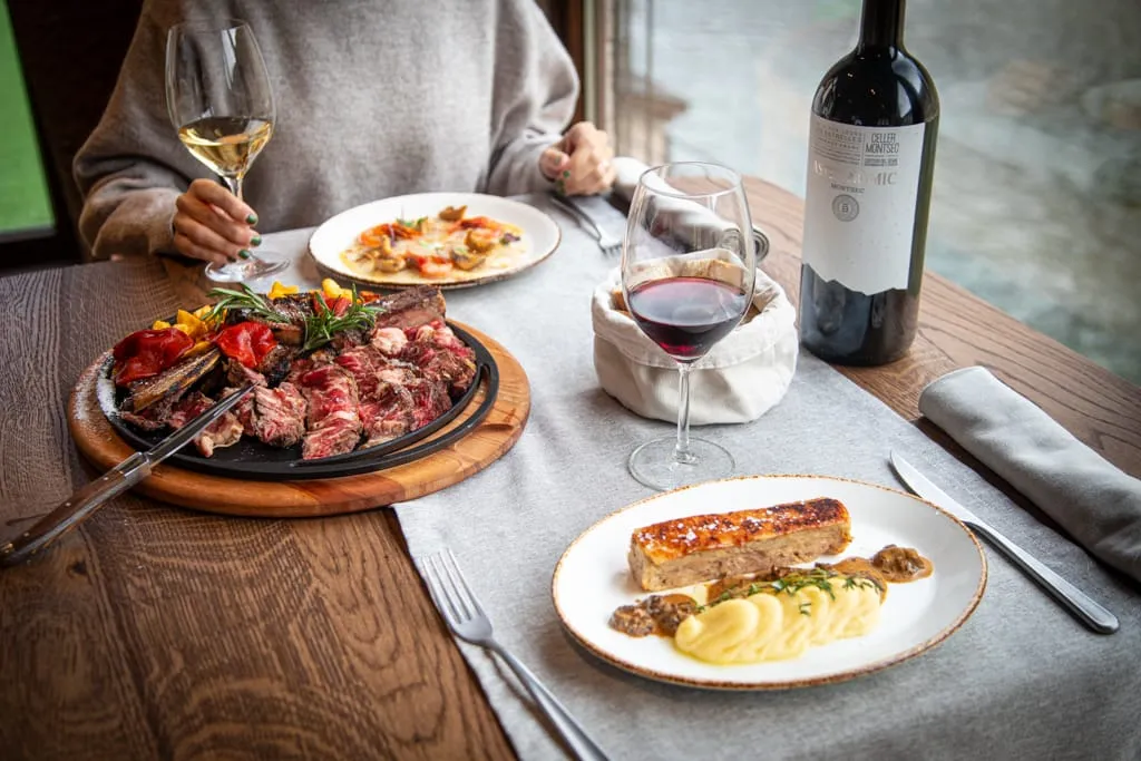 Restaurant Les Nous_Baix Pallars_slider_image_2