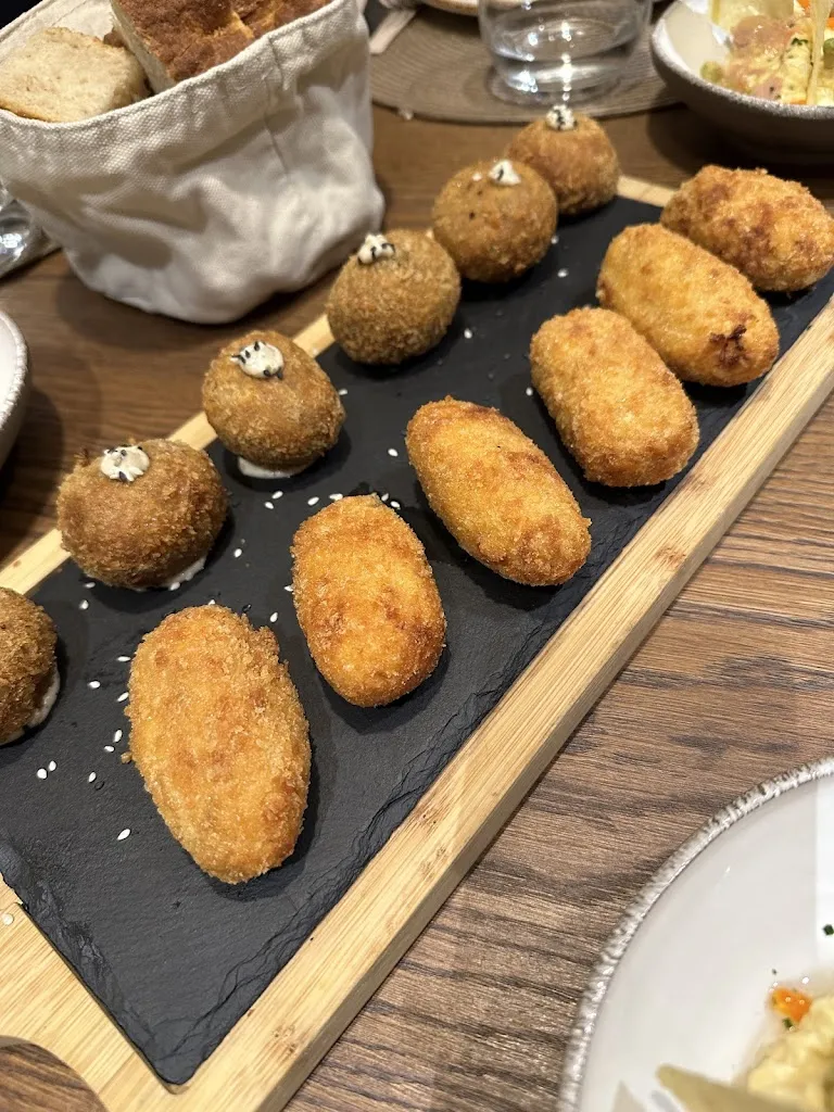 Janel Loi_Les Nous Hotel_Baix Pallars_review