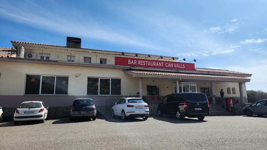 B Phillips_Can Valls_Cabanabona_review