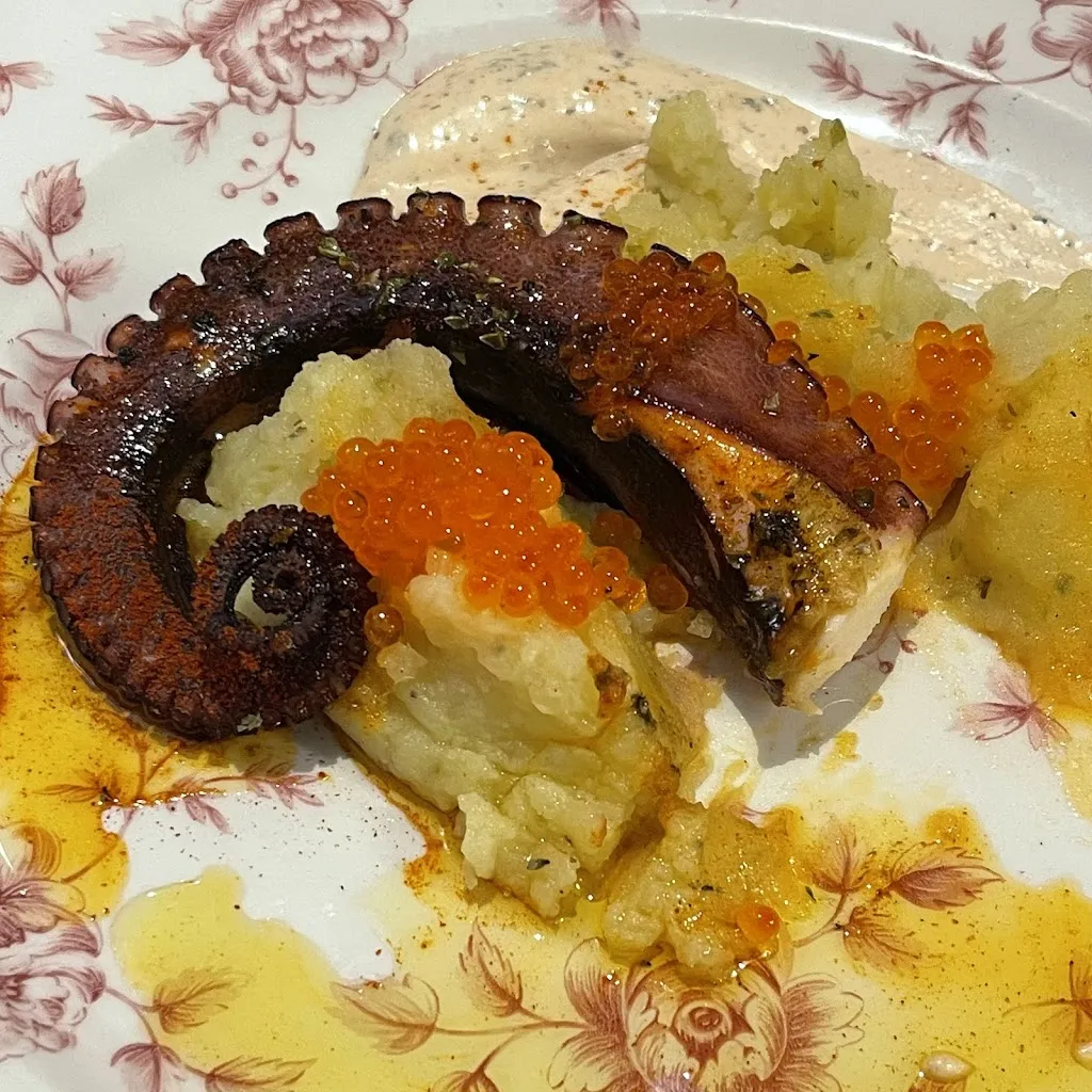 Haitham Bu-Aisha_Cabana d'en Geli_Bassella_review