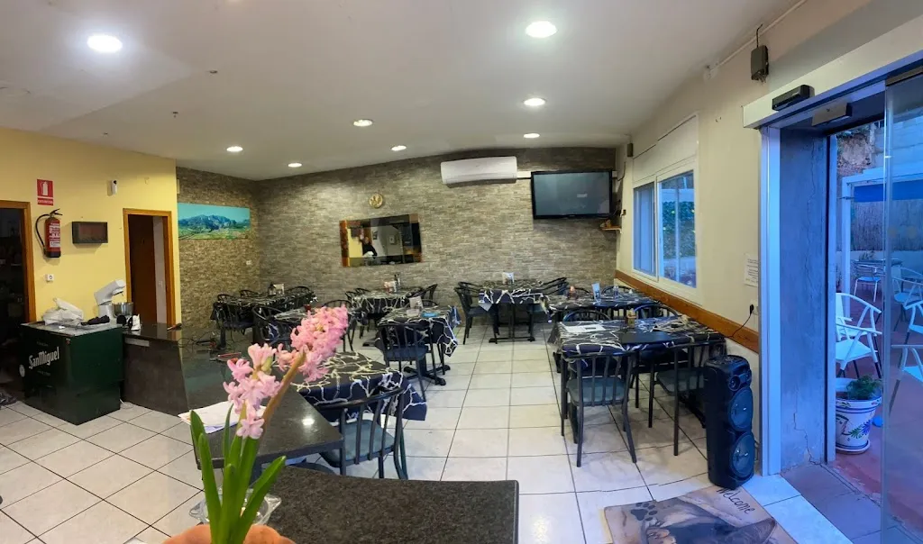 LA GATA LOCA restaurant in Bassella