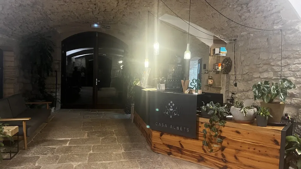 Lucas Rodés_Hotel Casa Albets_Bassella_review