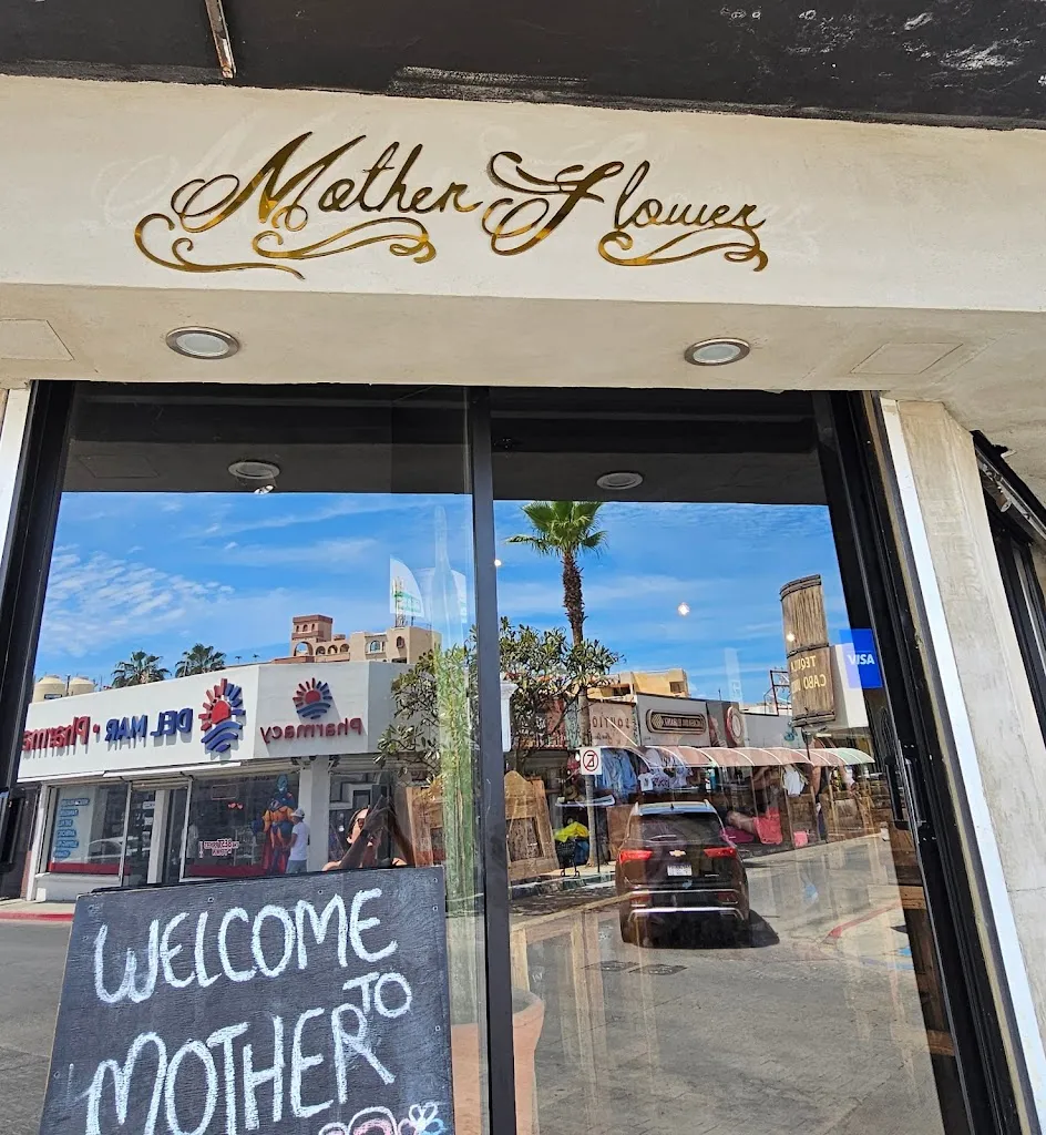 Mother Flower restaurant in Cabó