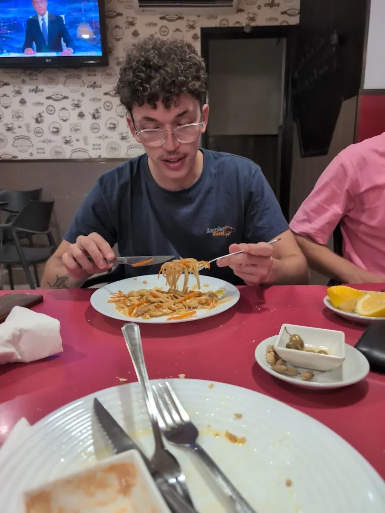 Cyrane Batteux_Bar Mil Feliz_Borges Blanques Les_review